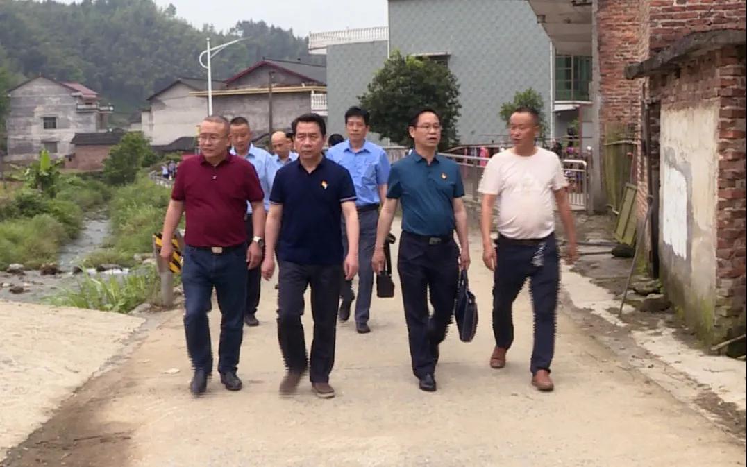 心手相連 開(kāi)啟鄉(xiāng)村振興工作新征程1.jpg